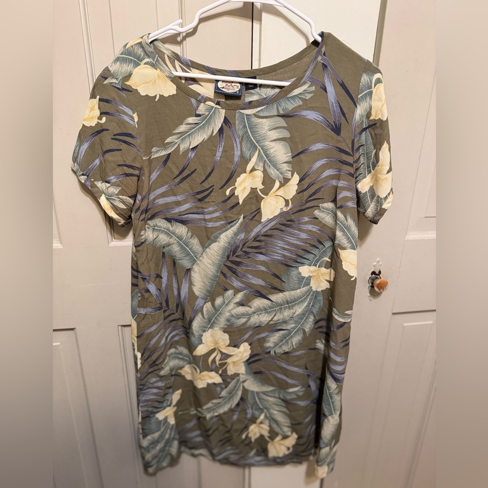 Tommy Bahama Floral Rayon Tshirt dress M